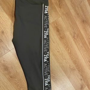 Zyia olive Capri 20”